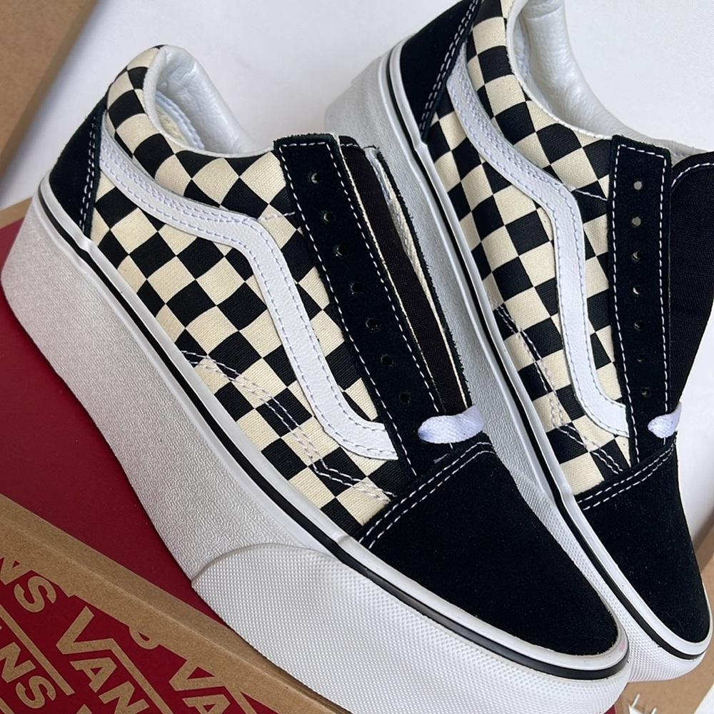Vans Men’s Old Skool Stacked
Checkerboard Black/Classic
VN0A7Q5MTYQ
Platforms - Picture 9 of 16